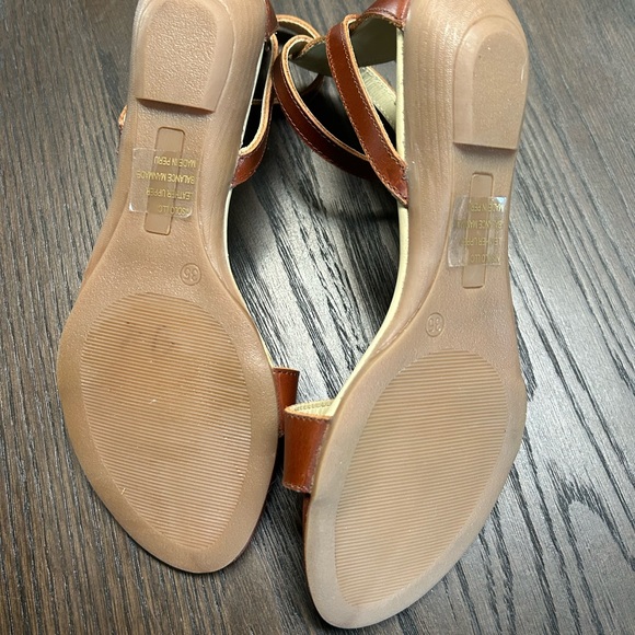 Nisolo Serena Sandals (37) - Picture 13 of 16